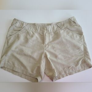 Columbia PFG Omni-Shade Tan Shorts Size L
